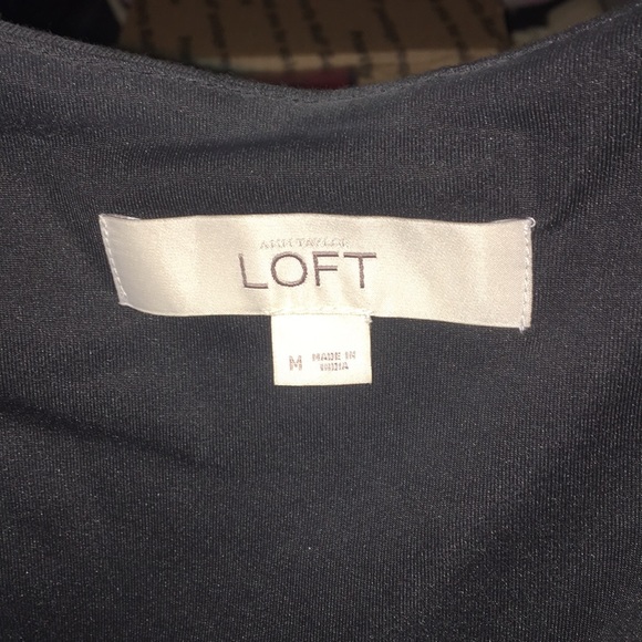 Loft NWOT M black v neck dress - Picture 5 of 7